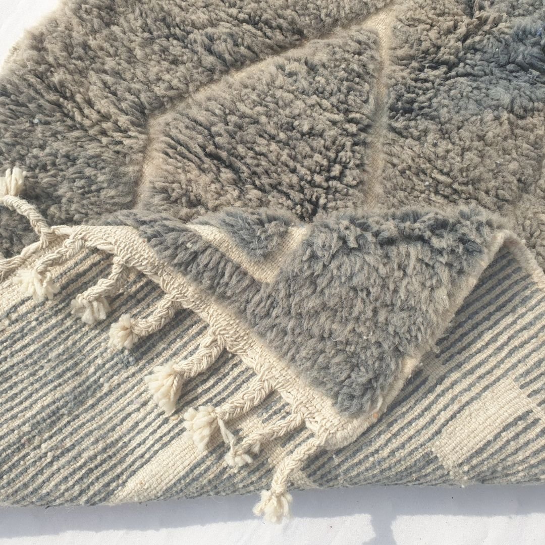 Minayta - Grey Taupe Beni Ourain Accent Rug with Abstract Architectural Line Art - Small Moroccan Berber Carpet | 3'3"x4'9" Ft | 100x145 cm - OunizZ
