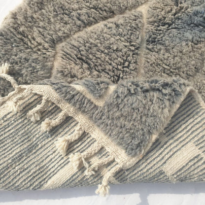 Minayta - Grey Taupe Beni Ourain Accent Rug with Abstract Architectural Line Art - Small Moroccan Berber Carpet | 3'3"x4'9" Ft | 100x145 cm - OunizZ
