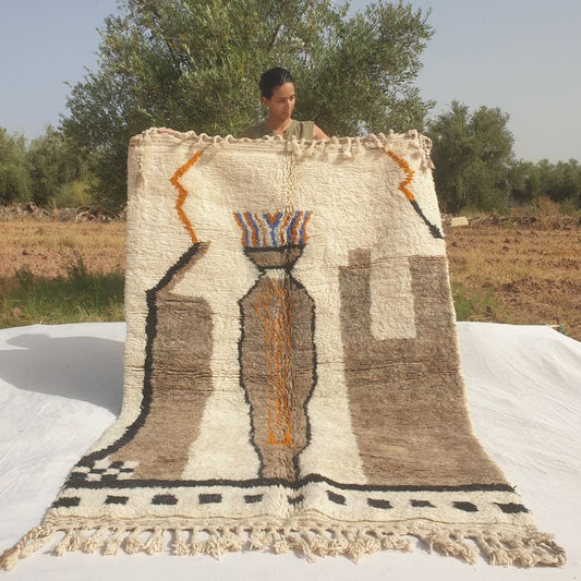 Mitahi - Pictorial Beni Ourain Rug with Figure, Towers and Checkerboard Border - Handwoven Berber Carpet | 5'2"x7'10" Ft | 158x240 cm - OunizZ