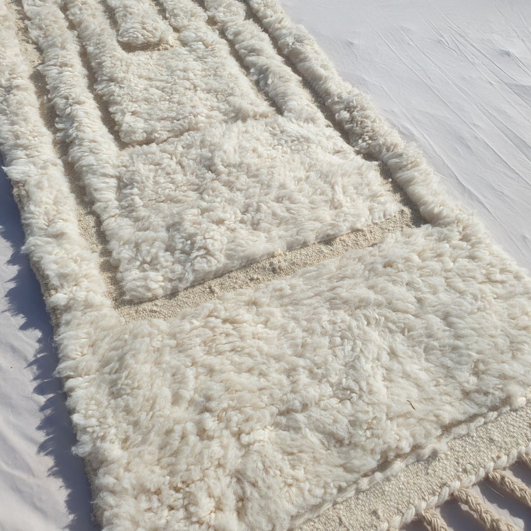 Narmia - White Beni Ourain Runner Rug - Carved Relief Geometric Moroccan Berber Hallway Carpet | 2'5"×9'6" Ft | 74×290 cm - OunizZ
