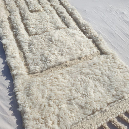 Narmia - White Beni Ourain Runner Rug - Carved Relief Geometric Moroccan Berber Hallway Carpet | 2'5"×9'6" Ft | 74×290 cm - OunizZ