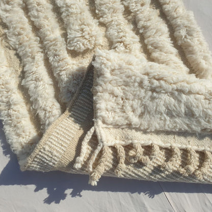Narmia - White Beni Ourain Runner Rug - Carved Relief Geometric Moroccan Berber Hallway Carpet | 2'5"×9'6" Ft | 74×290 cm - OunizZ