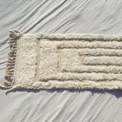 Narmia - White Beni Ourain Runner Rug - Carved Relief Geometric Moroccan Berber Hallway Carpet | 2'5"×9'6" Ft | 74×290 cm - OunizZ