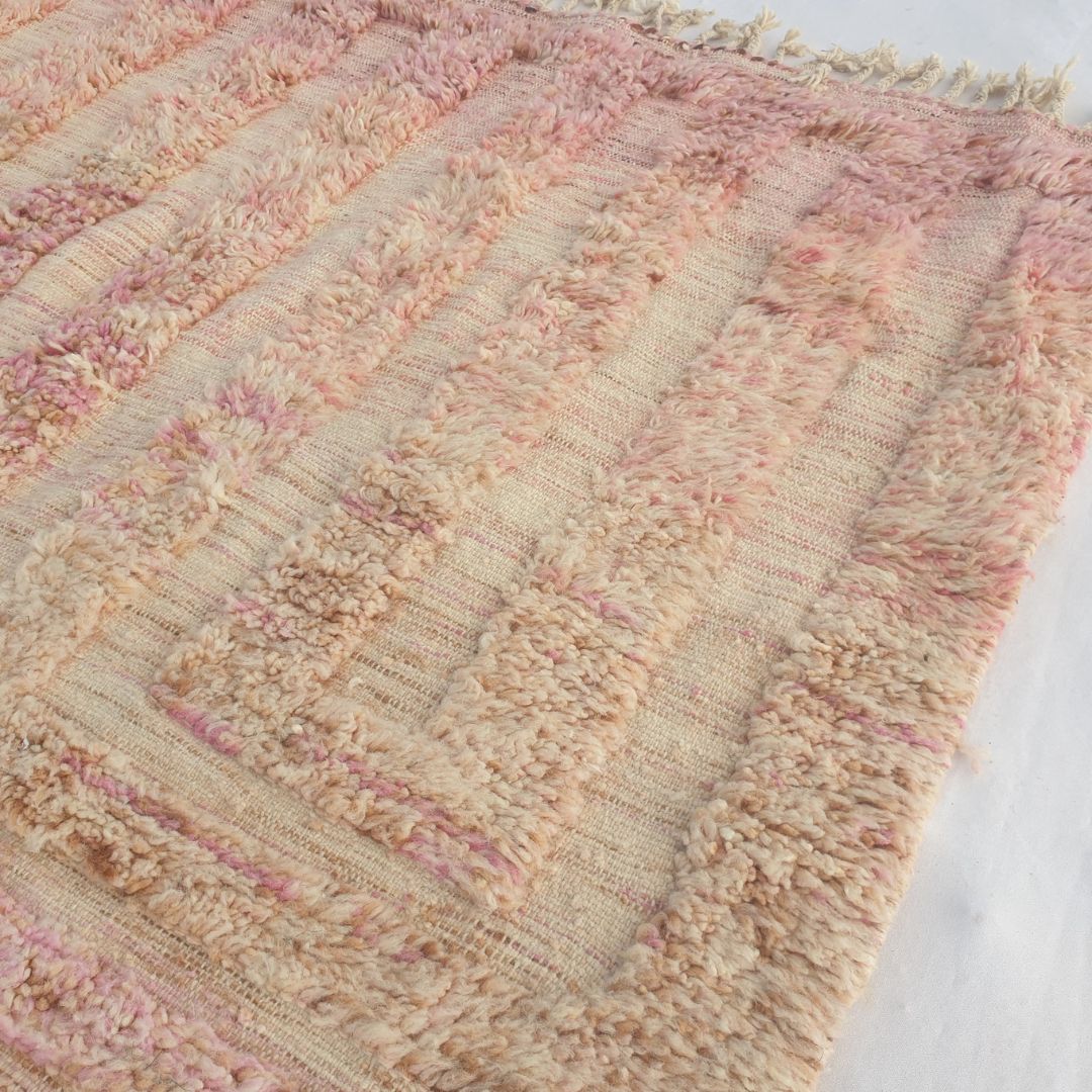 Nayra - Dusty Rose Pink Beni Ourain Rug - Geometric Maze Rectangular Key Pattern Moroccan Berber Carpet | 4'10"x7'9" Ft | 148x237 cm - OunizZ