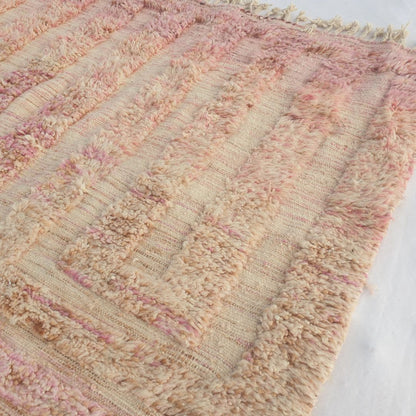 Nayra - Dusty Rose Pink Beni Ourain Rug - Geometric Maze Rectangular Key Pattern Moroccan Berber Carpet | 4'10"x7'9" Ft | 148x237 cm - OunizZ