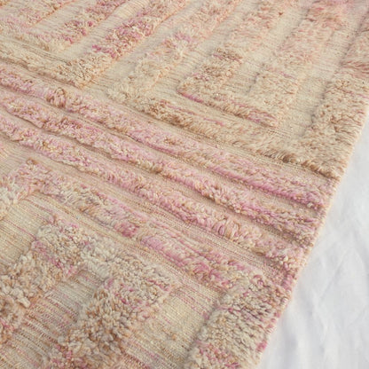 Nayra - Dusty Rose Pink Beni Ourain Rug - Geometric Maze Rectangular Key Pattern Moroccan Berber Carpet | 4'10"x7'9" Ft | 148x237 cm - OunizZ