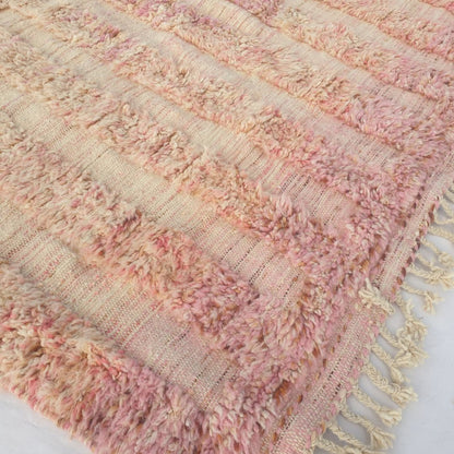 Nayra - Dusty Rose Pink Beni Ourain Rug - Geometric Maze Rectangular Key Pattern Moroccan Berber Carpet | 4'10"x7'9" Ft | 148x237 cm - OunizZ