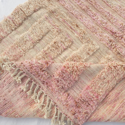 Nayra - Dusty Rose Pink Beni Ourain Rug - Geometric Maze Rectangular Key Pattern Moroccan Berber Carpet | 4'10"x7'9" Ft | 148x237 cm - OunizZ