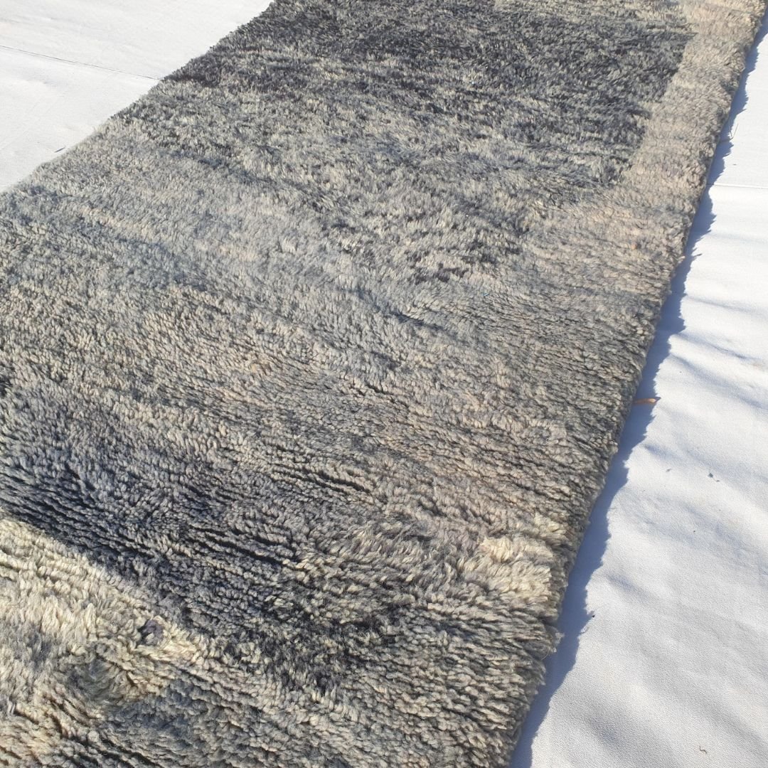 Rouya Runner | Luxurious 3x9 Beni Mrirt Moroccan Runner Rug - Teal Plush Wool Berber Hallway Carpet | 3'1"x9'8" Ft | 94x295 cm - OunizZ