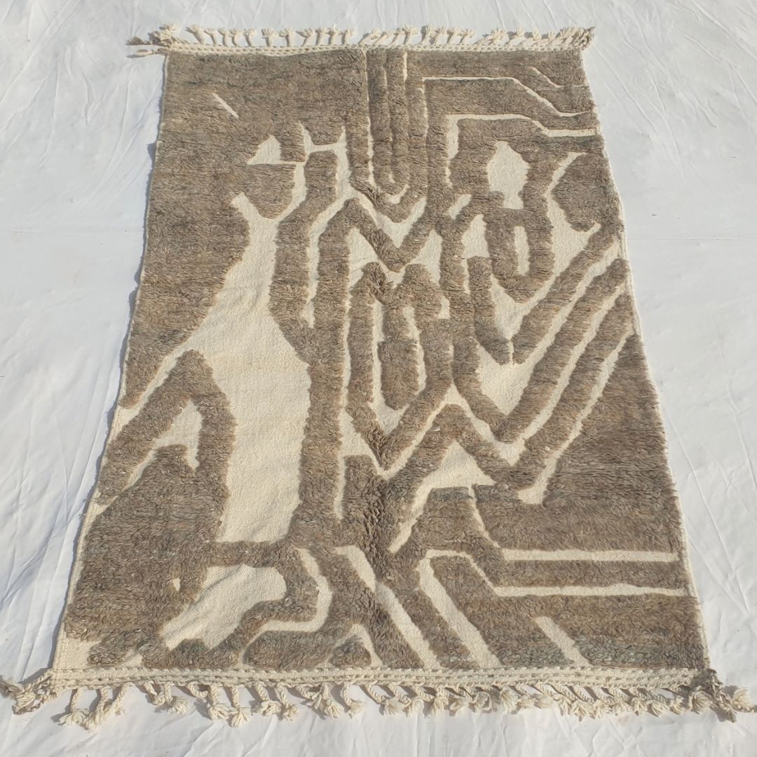 Shakla - Taupe Labyrinth Beni Ourain Rug with Sculpted Pile on Cream - Handwoven Berber Carpet | 5'x8'6" Ft | 153x259 cm - OunizZ
