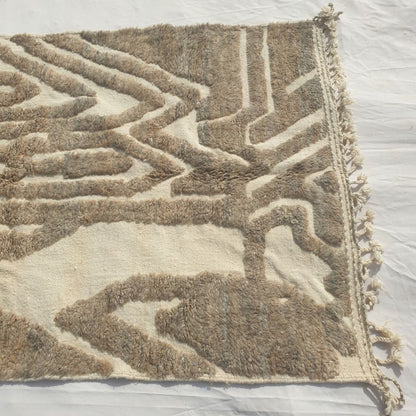 Shakla - Taupe Labyrinth Beni Ourain Rug with Sculpted Pile on Cream - Handwoven Berber Carpet | 5'x8'6" Ft | 153x259 cm - OunizZ
