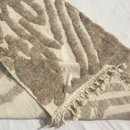 Shakla - Taupe Labyrinth Beni Ourain Rug with Sculpted Pile on Cream - Handwoven Berber Carpet | 5'x8'6" Ft | 153x259 cm - OunizZ
