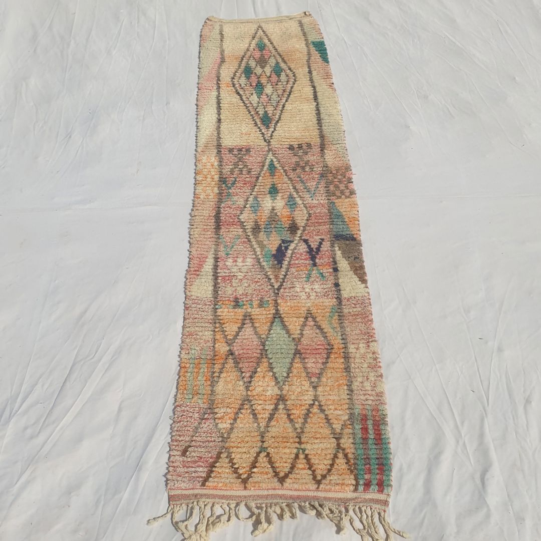 Skhala - Cream Moroccan Runner Rug with an Airy Pastel Diamond Lattice and Small Hand-Drawn Motifs - Handwoven Berber Carpet | 2'6"x9'10" Ft | 77x300 cm - OunizZ