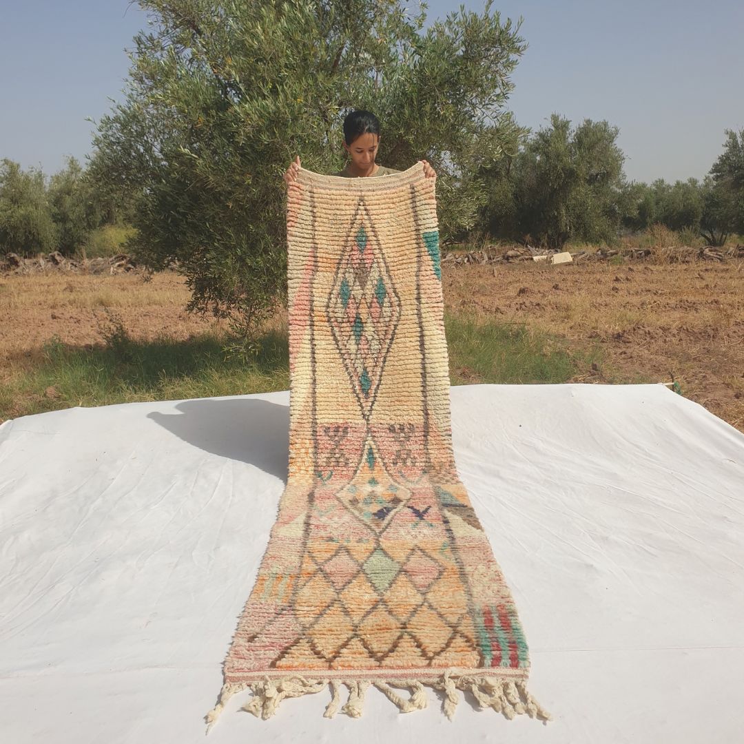 Skhala - Cream Moroccan Runner Rug with an Airy Pastel Diamond Lattice and Small Hand-Drawn Motifs - Handwoven Berber Carpet | 2'6"x9'10" Ft | 77x300 cm - OunizZ