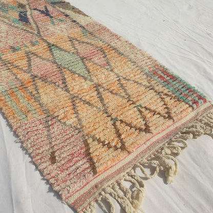 Skhala - Cream Moroccan Runner Rug with an Airy Pastel Diamond Lattice and Small Hand-Drawn Motifs - Handwoven Berber Carpet | 2'6"x9'10" Ft | 77x300 cm - OunizZ