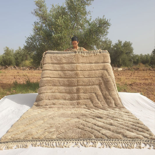 Stilma - Beni Ourain Rug with Tan Field and Radiating Chevron Texture - Handwoven Berber Carpet | 7'x9'10" Ft | 215x300 cm - OunizZ