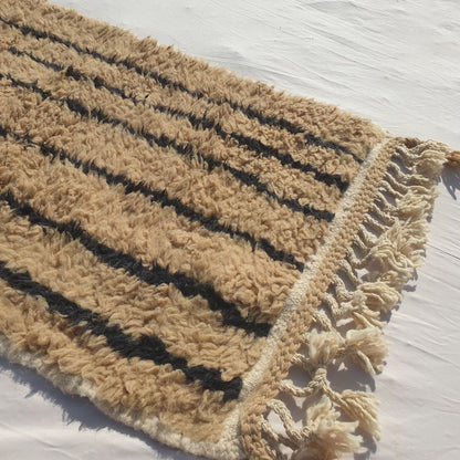 Taro - Warm Beige Beni Ourain Runner Rug - Vertical Black Stripe Minimalist Moroccan Berber Hallway Carpet | 2'9"x9'2" Ft | 85x280 cm - OunizZ