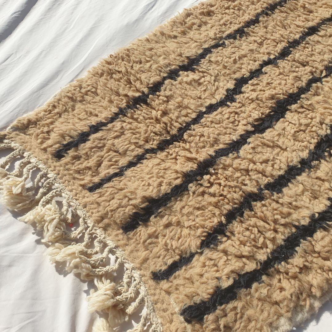 Taro - Warm Beige Beni Ourain Runner Rug - Vertical Black Stripe Minimalist Moroccan Berber Hallway Carpet | 2'9"x9'2" Ft | 85x280 cm - OunizZ
