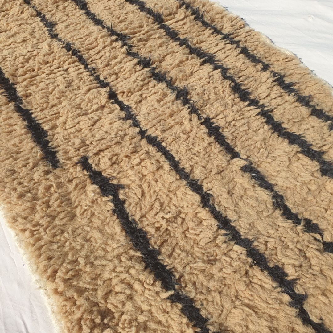 Taro - Warm Beige Beni Ourain Runner Rug - Vertical Black Stripe Minimalist Moroccan Berber Hallway Carpet | 2'9"x9'2" Ft | 85x280 cm - OunizZ