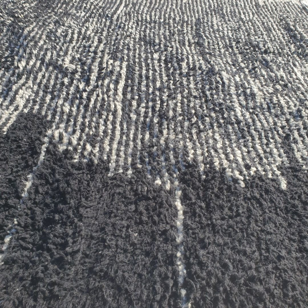 Tchara | Classic Black & White 6x10 Beni Ourain Rug - Plush Berber Wool Shag Carpet | 6'82x10'14 Ft | 208x309 cm - OunizZ