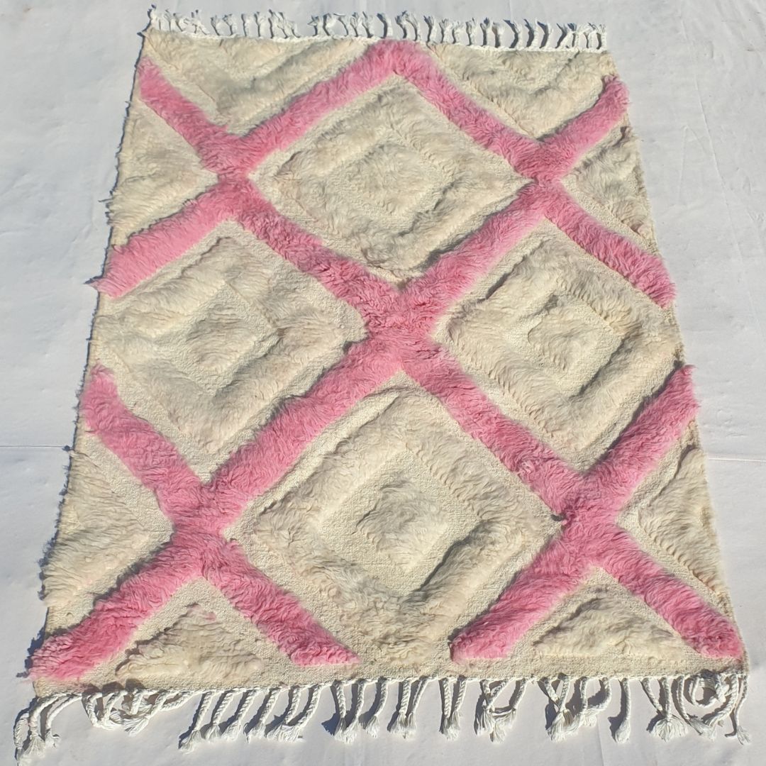 Tiwli | White & Pink Moroccan Rug 3x5 Beni Ourain Ultra Soft | 3'77x5'44 Ft | 115x166 cm - OunizZ