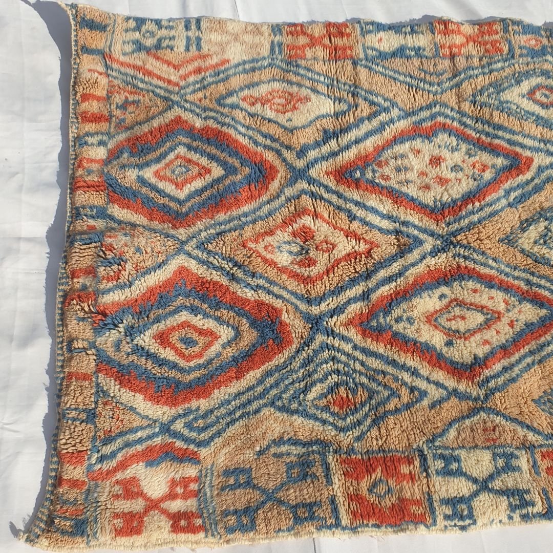 Vinia - Handmade Beni Mrirt Rug 5x7 ft – Plush Geometric Diamond Moroccan Shag Wool Rug | 5'3"x7'8" - 161x235 cm - OunizZ