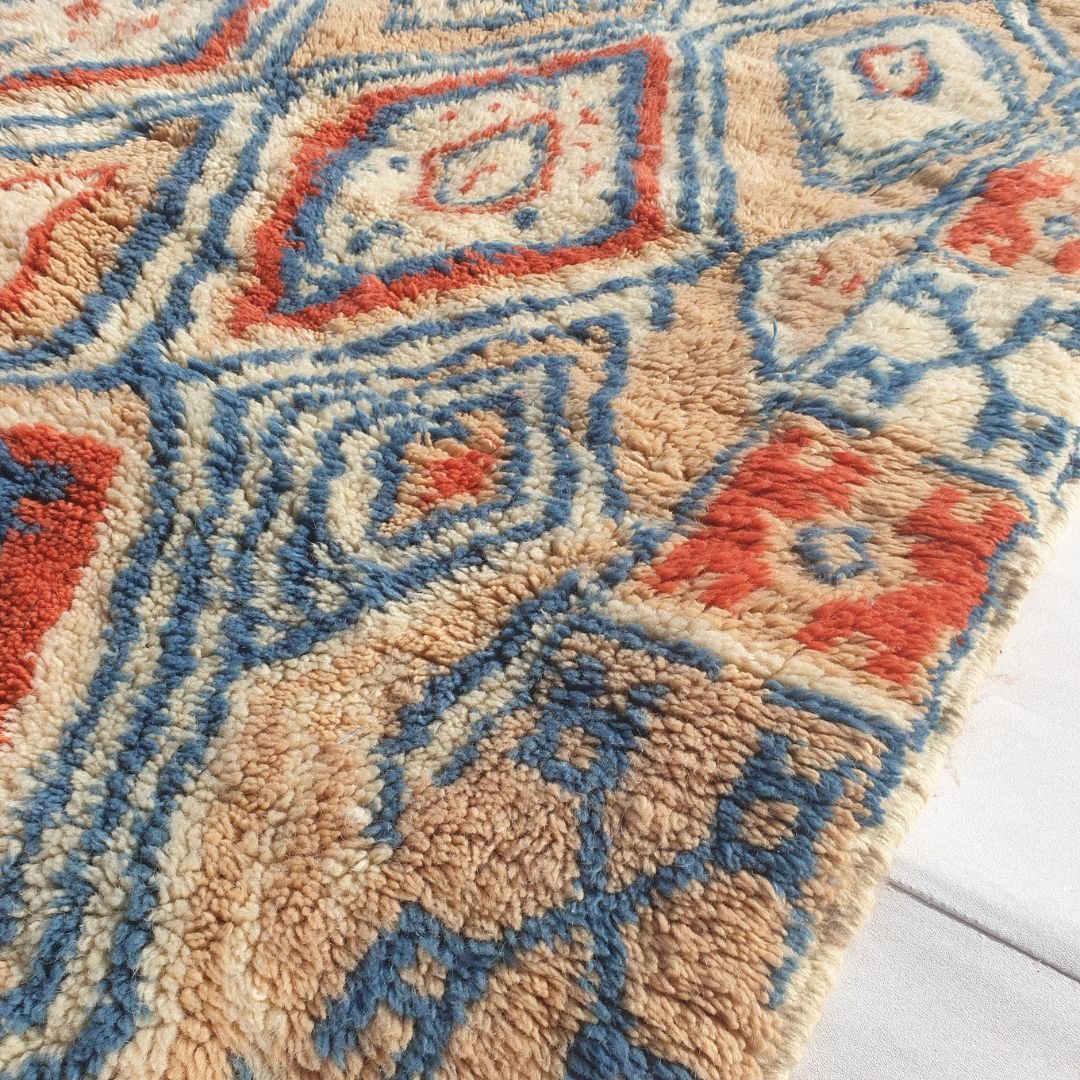 Vinia - Handmade Beni Mrirt Rug 5x7 ft – Plush Geometric Diamond Moroccan Shag Wool Rug | 5'3"x7'8" - 161x235 cm - OunizZ