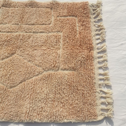 Wynona - Beige Beni Ourain Accent Rug with Carved Diamond and Rectangular Relief - Small Moroccan Berber Carpet | 3'5"x4'9" Ft | 104x144 cm - OunizZ