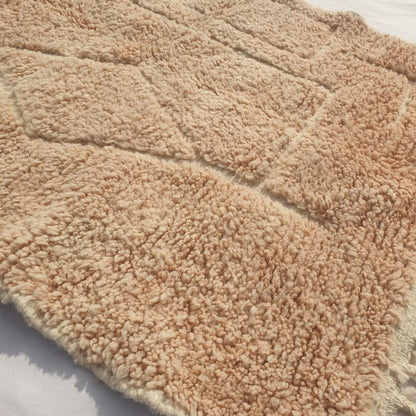 Wynona - Beige Beni Ourain Accent Rug with Carved Diamond and Rectangular Relief - Small Moroccan Berber Carpet | 3'5"x4'9" Ft | 104x144 cm - OunizZ