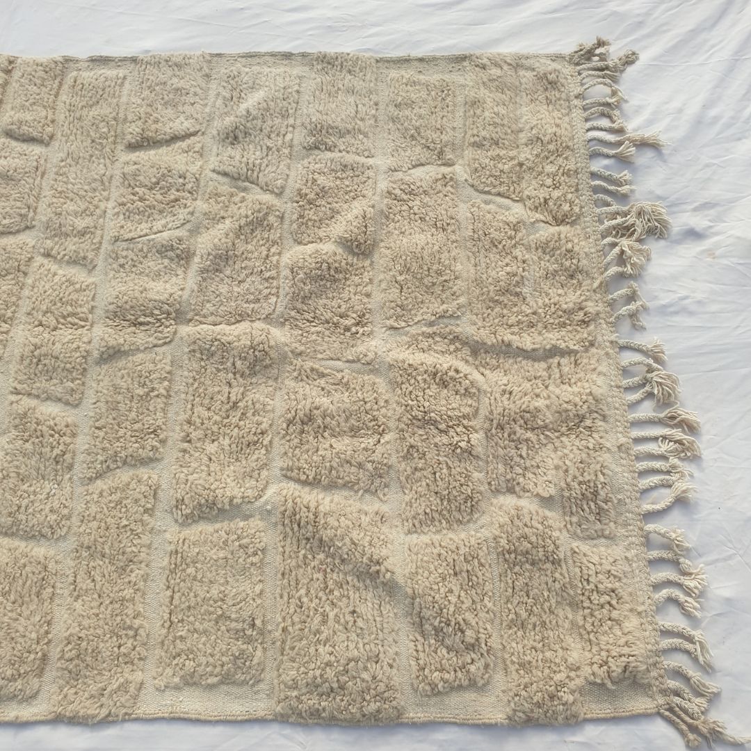 Yabre - Ivory Beni Ourain Rug - Brick Cobblestone Carved Relief Moroccan Berber Carpet | 6'7"x10'3" Ft | 201x314 cm - OunizZ