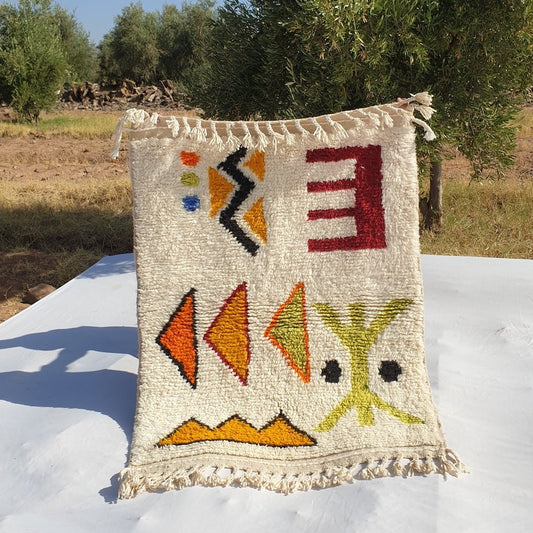 Chalhia - BENI OUARAIN Moroccan White Rug for Bedroom | Moroccan High Pile Area Rug Berber Authentic Wool | 4'9x3'6 Ft | 148x109 cm - OunizZ