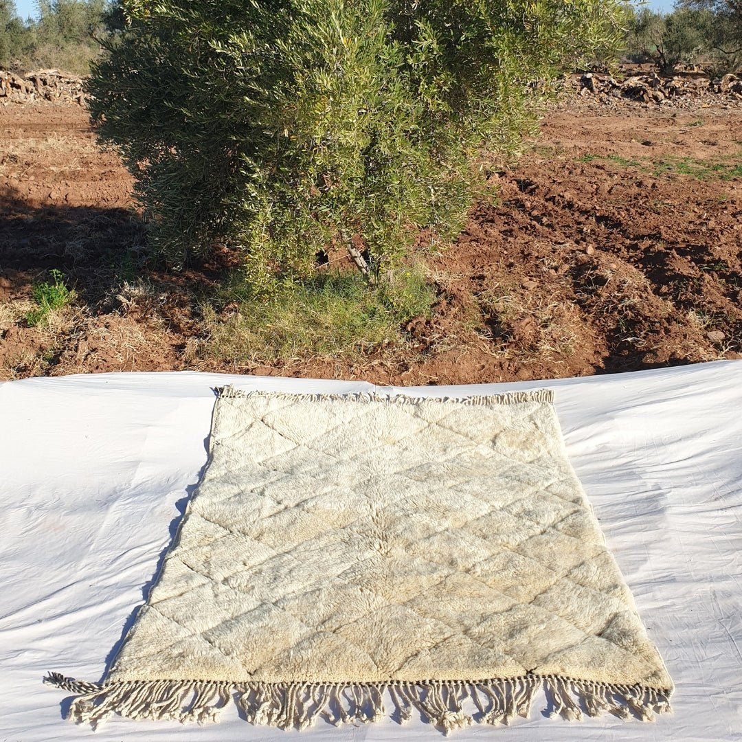 Dilma | Moroccan Beni Mrirt Rug | 5'84x5'05 Ft | 1,78x1,54 m | 100% wool handmade - OunizZ