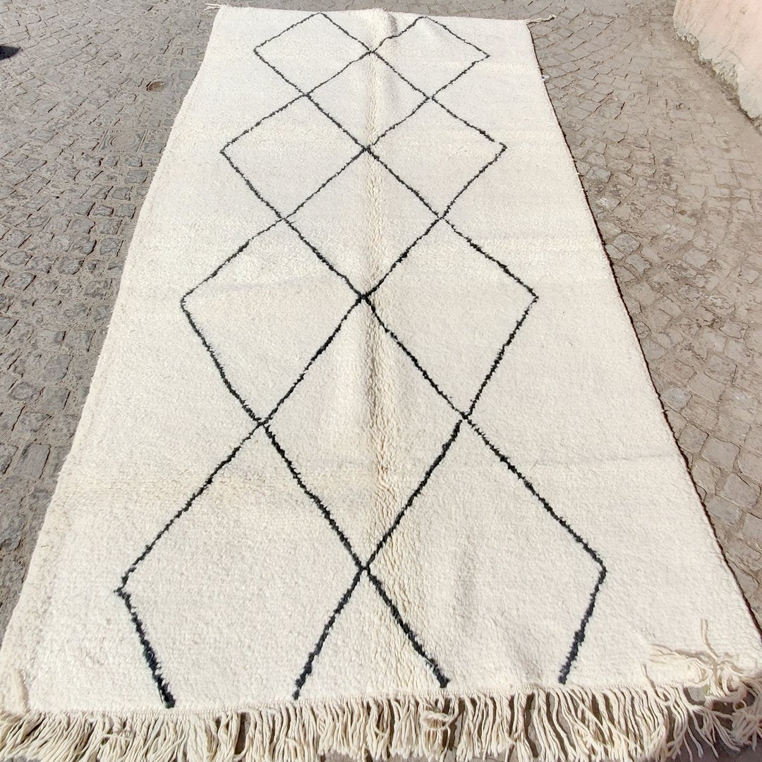 LALLA | BENI OUARAIN Black & White Rug | 100% wool handmade in Morocco - OunizZ