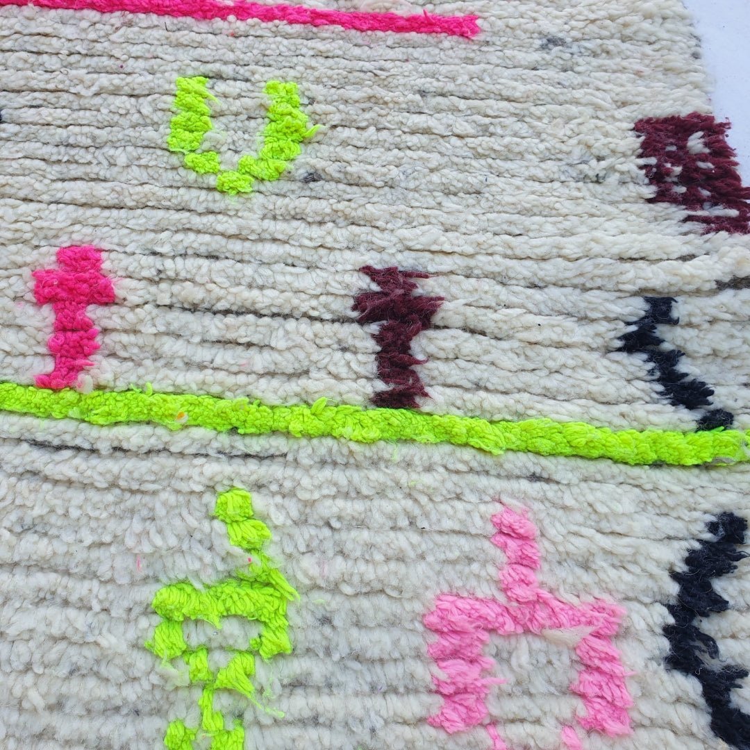 Lowla - Moroccan Rug Boujaad | Colorful Authentic Berber Handmade Bedroom Rug | 7'90x4'89 Ft | 2,41x1,49 m - OunizZ