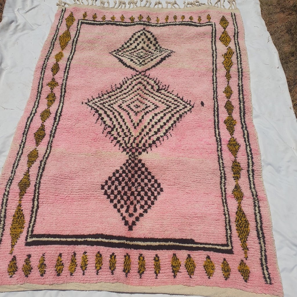 Moroccan Rug Pink Boujaad | 9'4x6'7 Ft | 2,88x2 m | SIMIWARDA | 100% wool handmade - OunizZ