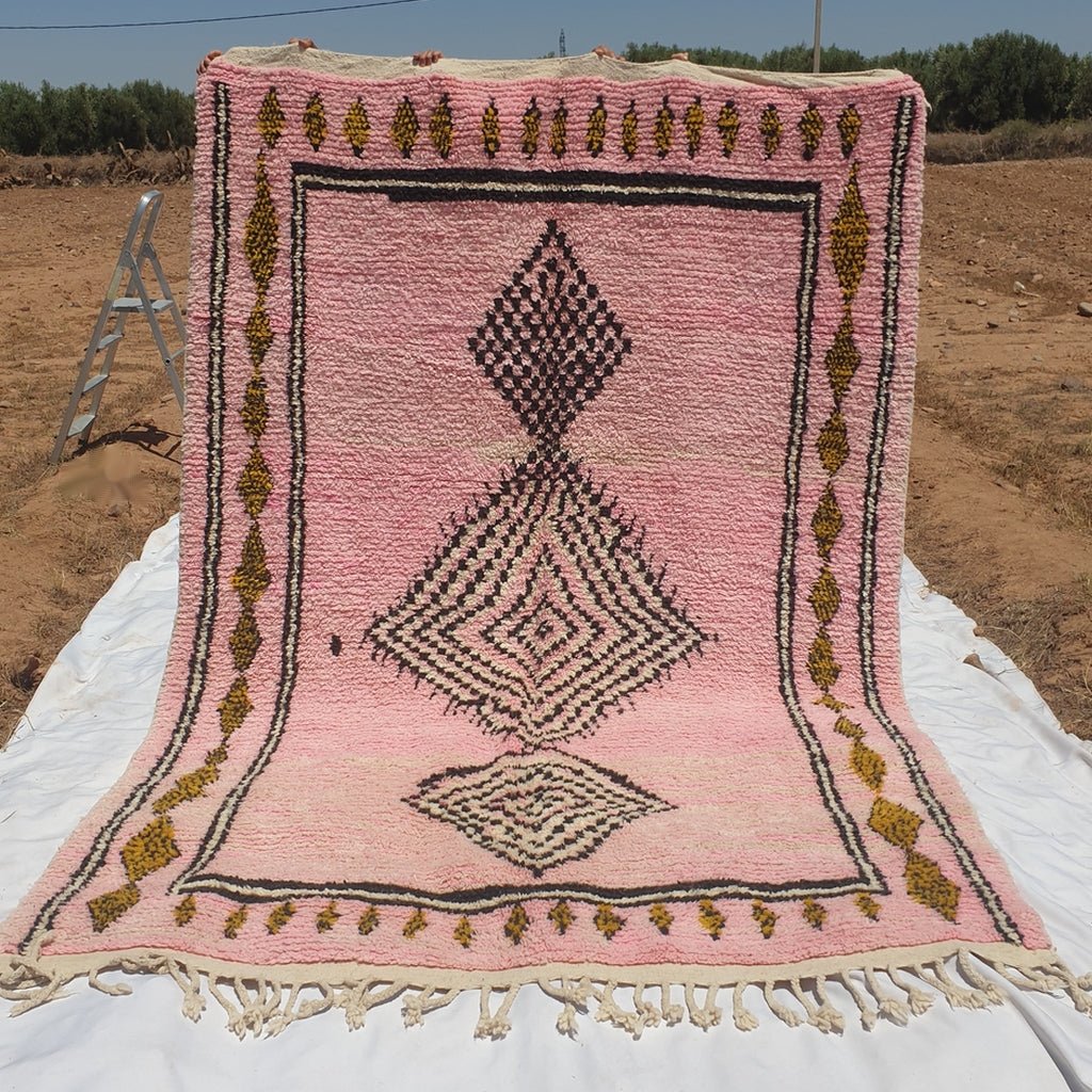 Moroccan Rug Pink Boujaad | 9'4x6'7 Ft | 2,88x2 m | SIMIWARDA | 100% wool handmade - OunizZ