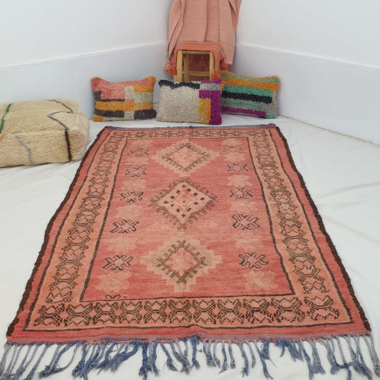 Moroccan VINTAGE Red Rug | 8'x4'9 Ft | 2,44x1,48 m | ZARJA | 100% wool handmade - OunizZ