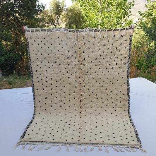 Naqta - BENI OUARAIN Moroccan White Rug Soft & Thick for Living Room or bedroom | Moroccan High Pile Area Rug Berber Authentic Wool | 9'2x6'9 Ft | 2,81x2,11 m - OunizZ