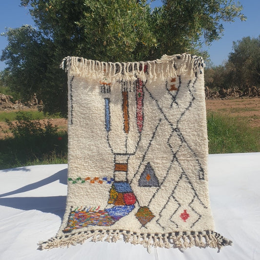 Tagany - BENI OUARAIN Moroccan White Rug for Bedroom | Moroccan High Pile Area Rug Berber Authentic Wool | 5x3'5 Ft | 153x107 cm - OunizZ