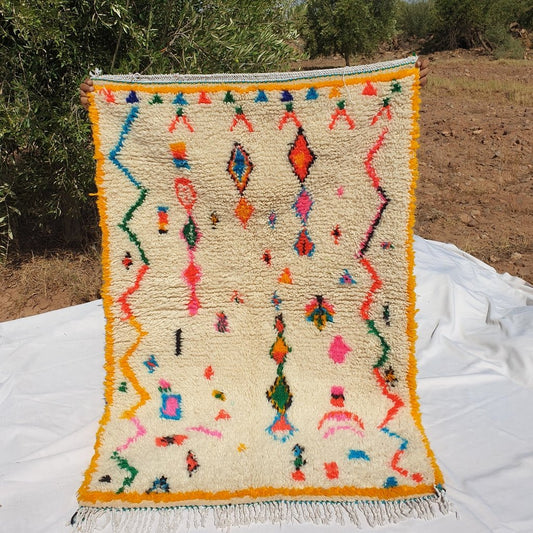 White Azilal Moroccan Rug | Vintage Moroccan Rug | Vintage Berber Rug | Moroccan Area Rug | Authentic Handmade Moroccan Wool Rug | 5'2x3'4 ft - OunizZ