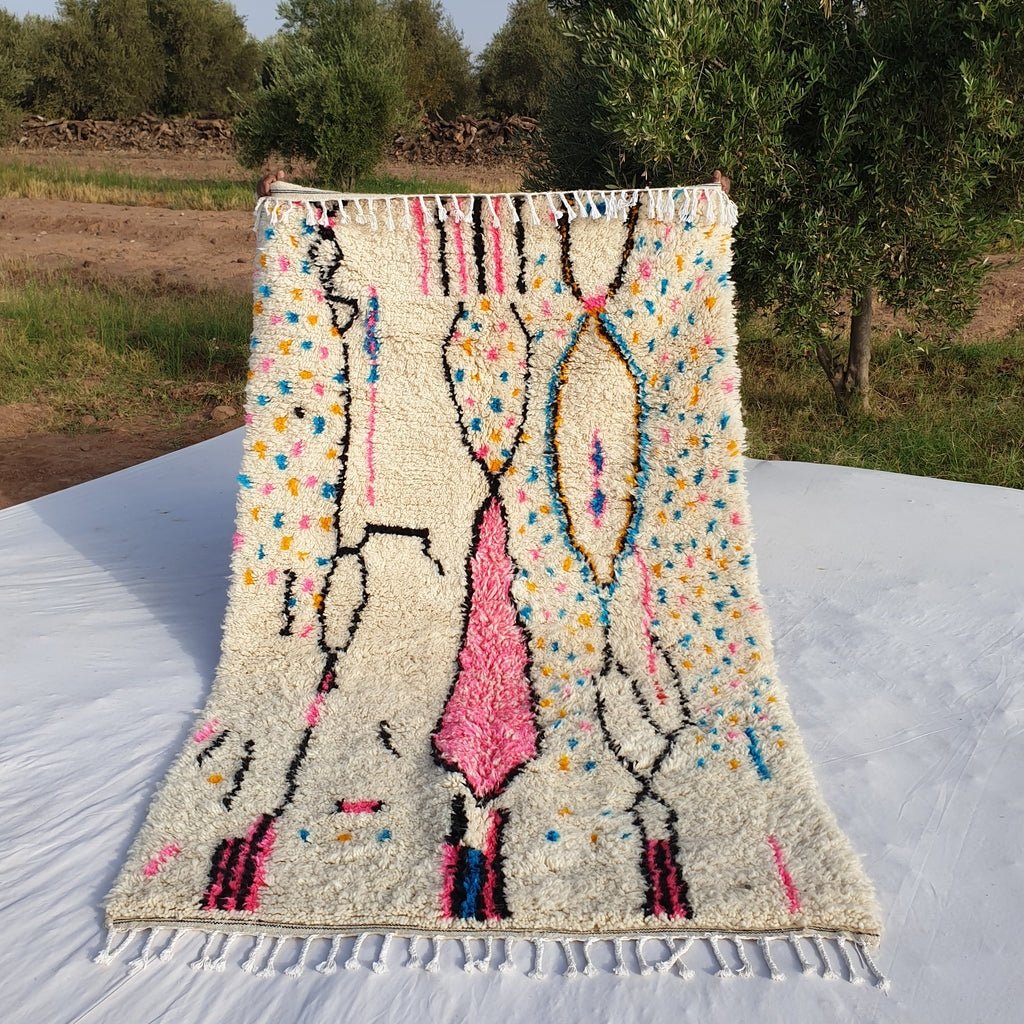 White Moroccan Rug Azilal | Authentic Handmade Moroccan Wool Rug | Berber Moroccan Rug for bedroom | 256x148 cm | 8'40x5'12 ft - OunizZ