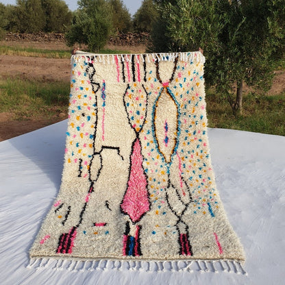 White Moroccan Rug Azilal | Authentic Handmade Moroccan Wool Rug | Berber Moroccan Rug for bedroom | 256x148 cm | 8'40x5'12 ft - OunizZ