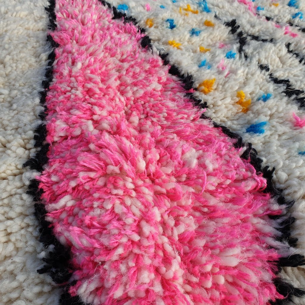 White Moroccan Rug Azilal | Authentic Handmade Moroccan Wool Rug | Berber Moroccan Rug for bedroom | 256x148 cm | 8'40x5'12 ft - OunizZ