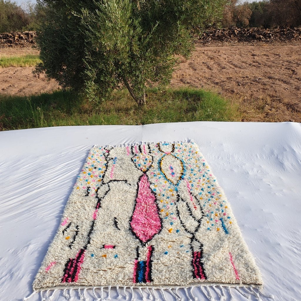 White Moroccan Rug Azilal | Authentic Handmade Moroccan Wool Rug | Berber Moroccan Rug for bedroom | 256x148 cm | 8'40x5'12 ft - OunizZ