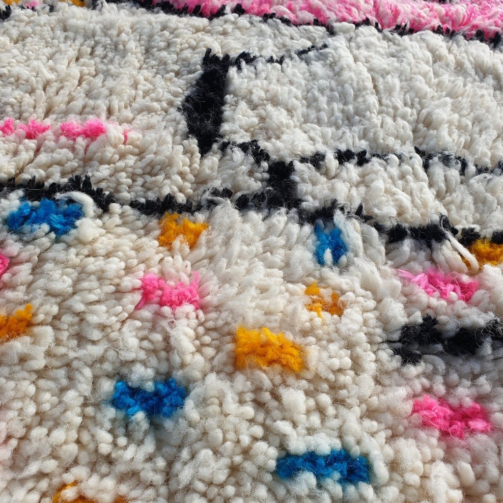 White Moroccan Rug Azilal | Authentic Handmade Moroccan Wool Rug | Berber Moroccan Rug for bedroom | 256x148 cm | 8'40x5'12 ft - OunizZ