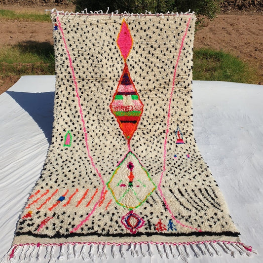 White Moroccan Rug Azilal | Authentic Handmade Moroccan Wool Rug | Berber Moroccan Rug for bedroom | 260x150 cm | 8'53x4'92 ft - OunizZ